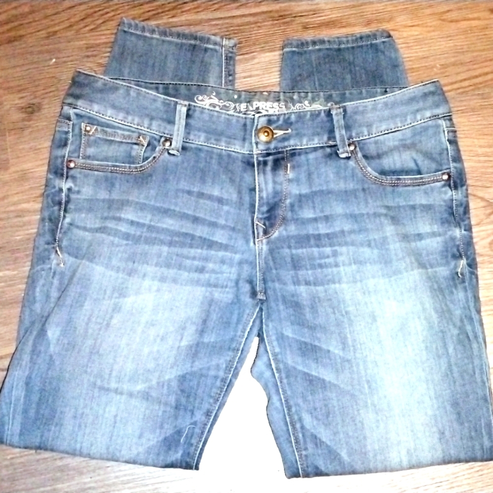 Express* Low Rise Distressed Skinny Jeans